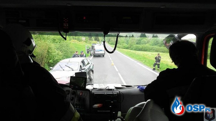 Zderzenie z udziałem dwóch samochodów OSP Ochotnicza Straż Pożarna
