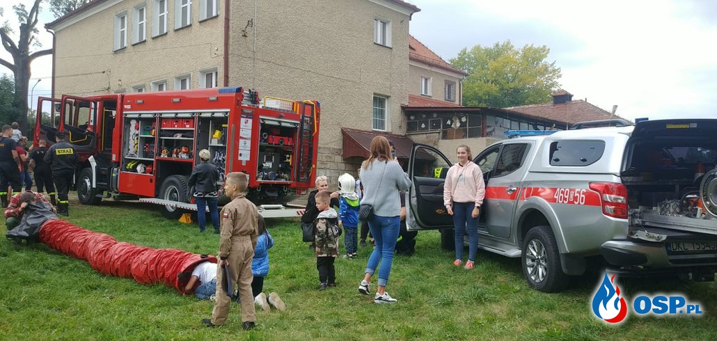 Festyn rodzinny w Szkole Podstawowej Stowarzyszenia Edukator w Polanicy-Zdroju OSP Ochotnicza Straż Pożarna