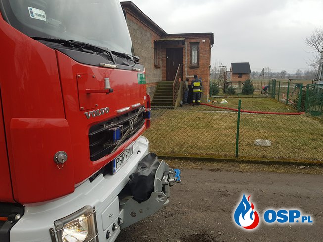 Nowojewo - zalana piwnica OSP Ochotnicza Straż Pożarna