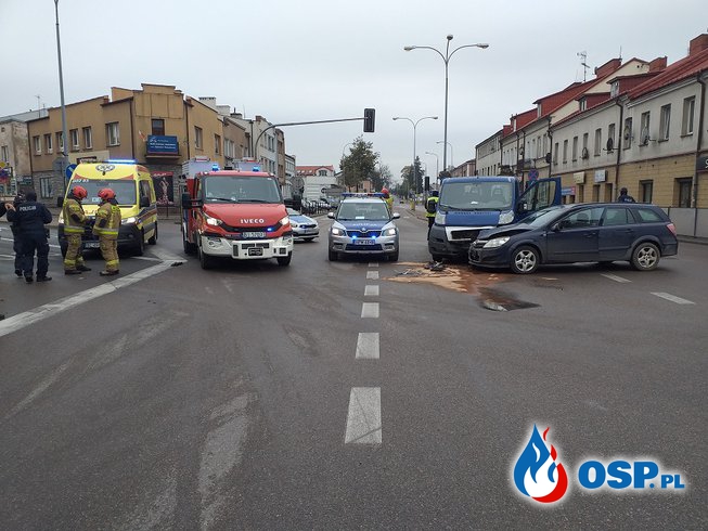 Wypadek na skrzyżowaniu dróg krajowych nr 61 i 65 w Grajewie OSP Ochotnicza Straż Pożarna