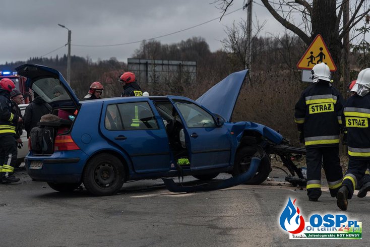 Dziwiszów: Zderzenie trzech samochodów osobowych. OSP Ochotnicza Straż Pożarna