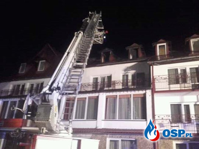 Pożar ośrodka wypoczynkowego w Polańczyku - 7 zastępów w akcji OSP Ochotnicza Straż Pożarna