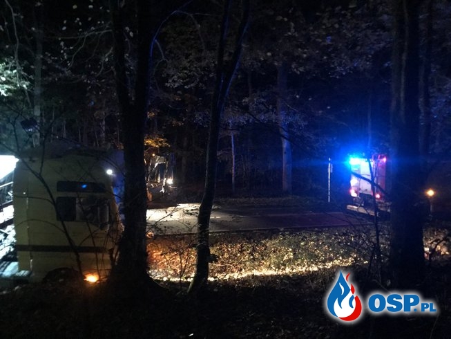 161/2019 Ciężarówka w rowie na DK 26 - Pomoc policji OSP Ochotnicza Straż Pożarna