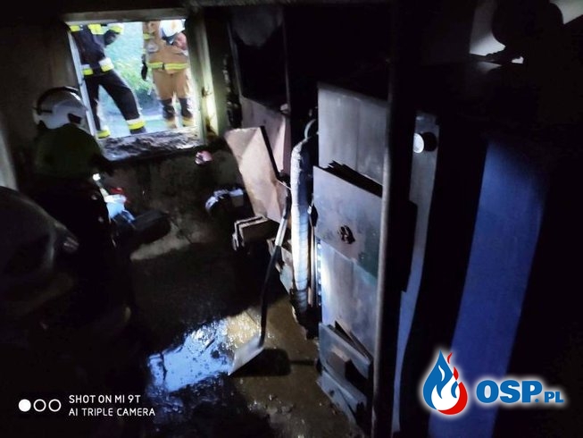 Pożar suszarni drewna. W akcji ponad 50 strażaków PSP i OSP. OSP Ochotnicza Straż Pożarna