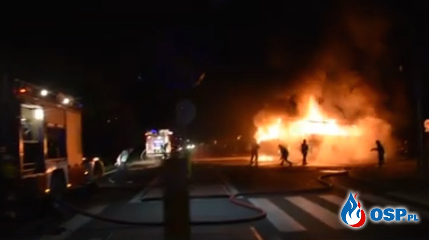 Pożar autobusu w Worońcu. Film z akcji gaśniczej! OSP Ochotnicza Straż Pożarna