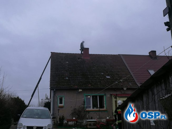Otwarcie mieszkania i pożar sadzy w kominie OSP Ochotnicza Straż Pożarna
