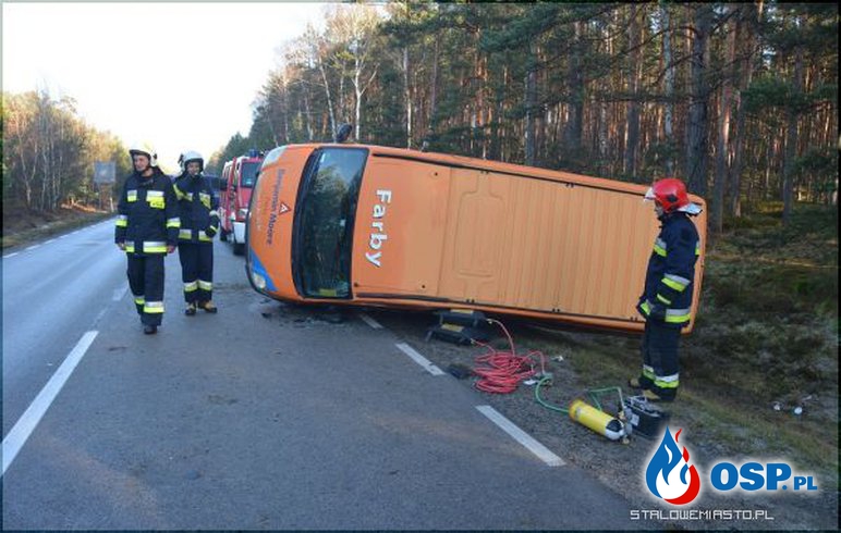 W piątek 11 grudnia około godz. 11.00 na drodze między Lipą a Zaklikowem samochód dostawczy wpadł w poślizg i wpadł do rowu. OSP Ochotnicza Straż Pożarna