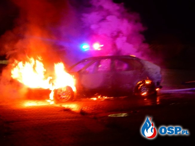 Katowice: Pożar samochodu osobowego OSP Ochotnicza Straż Pożarna