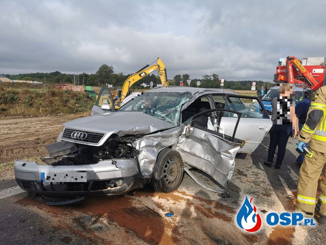 Wypadek osobówki i ciągnika siodłowego na DK7 OSP Ochotnicza Straż Pożarna