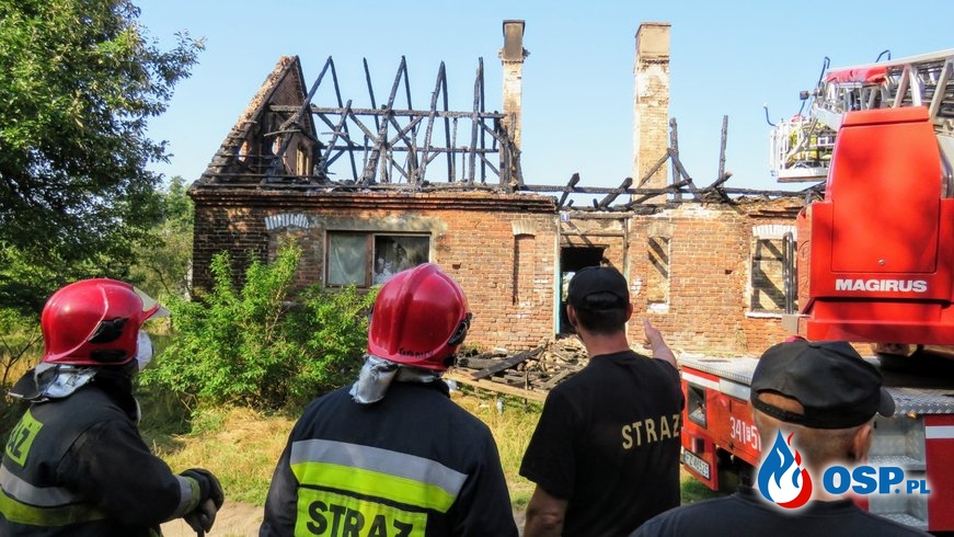 Dwóch mężczyzn zginęło w płonącym domu. Tragiczny pożar w Przybymierzu. OSP Ochotnicza Straż Pożarna