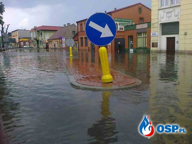 Gwałtowne opady deszczu w gminie Wronki. OSP Ochotnicza Straż Pożarna