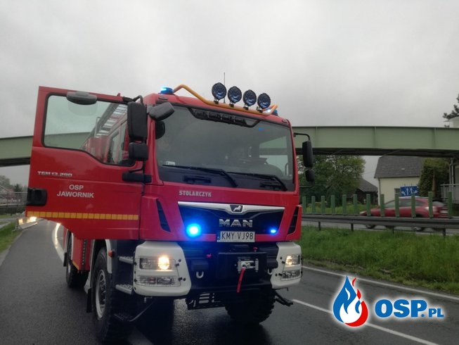 Wyciek paliwa z samochodu ciężarowego - 14 maja 2019r. OSP Ochotnicza Straż Pożarna