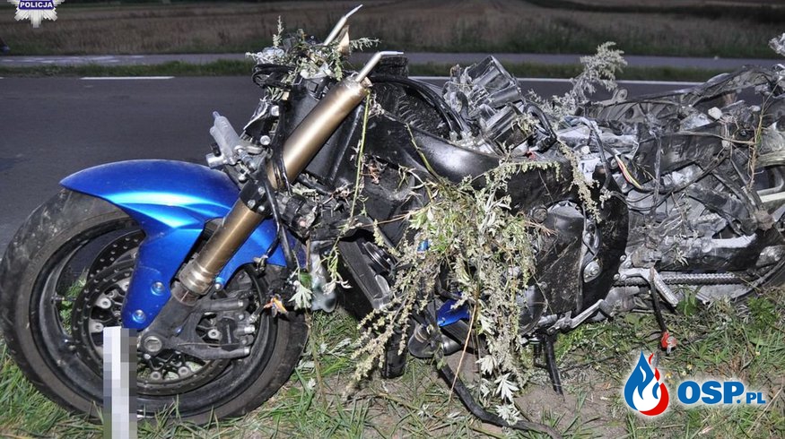 Rozpędzony motocyklista wbił się w kombajn. Mężczyzna zginął na miejscu! OSP Ochotnicza Straż Pożarna