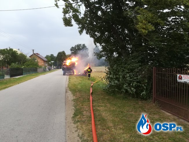Pożar przyczepy z belami siana OSP Ochotnicza Straż Pożarna