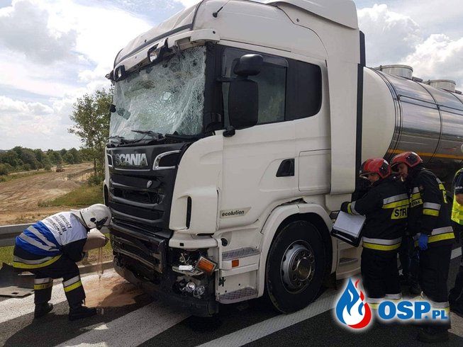 Wypadek na A4. Cysterna wjechała w przyczepę obsługi autostrady! OSP Ochotnicza Straż Pożarna