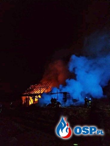 Dwie stodoły w ogniu. W akcji 14 zastępów strażaków. OSP Ochotnicza Straż Pożarna