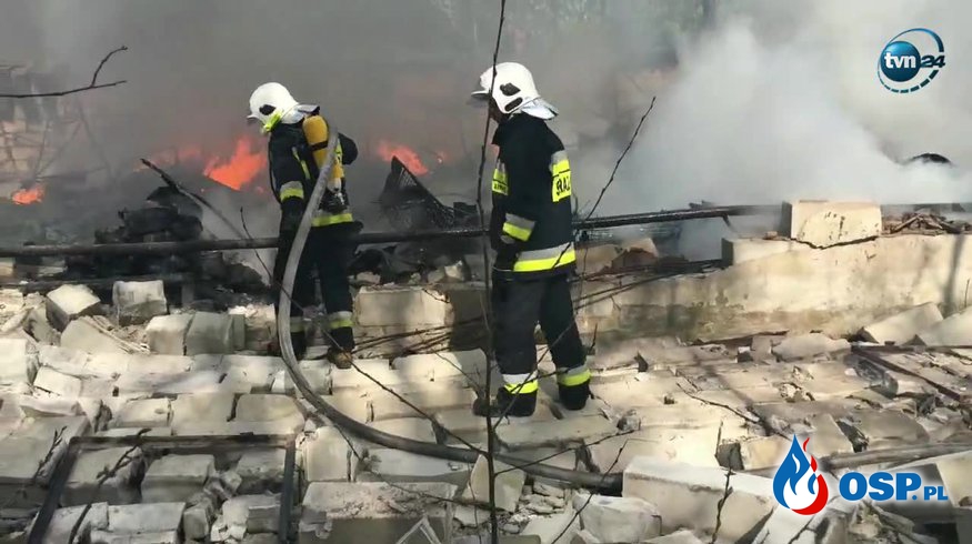 Groźny pożar hurtowni i domu. W akcji ponad 20 zastępów straży pożarnej. OSP Ochotnicza Straż Pożarna
