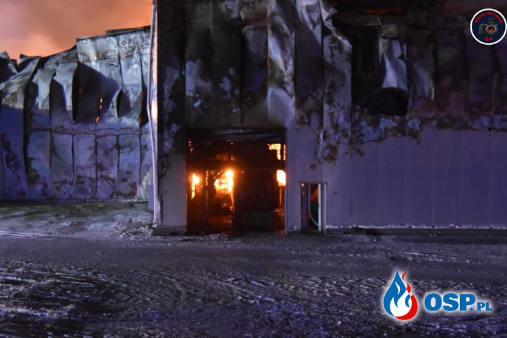 Ponad 20 zastępów strażaków gasiło ogromny pożar hali produkcyjnej w Białej Rawskiej OSP Ochotnicza Straż Pożarna