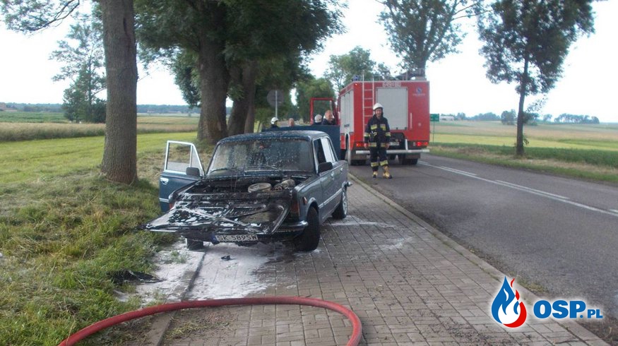 Fiat 125p zapalił się podczas jazdy na DK 63 OSP Ochotnicza Straż Pożarna
