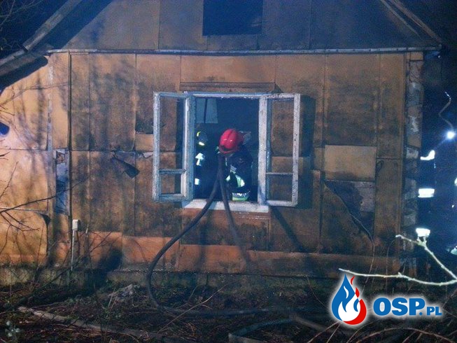 Pożar opuszczonego domu. OSP Ochotnicza Straż Pożarna