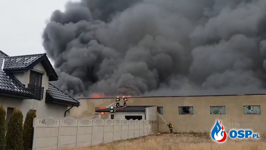 Ogromny pożar zakładu stolarsko-tapicerskiego w Jankowach pod Kępnem OSP Ochotnicza Straż Pożarna