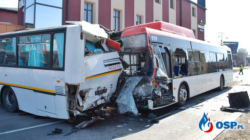 23 rannych w wypadku. Zderzenie autobusów w Rzeszowie. OSP Ochotnicza Straż Pożarna