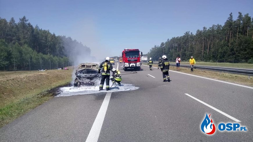Strażacy z OSP Santocko gasili płonący samochód na S3 OSP Ochotnicza Straż Pożarna