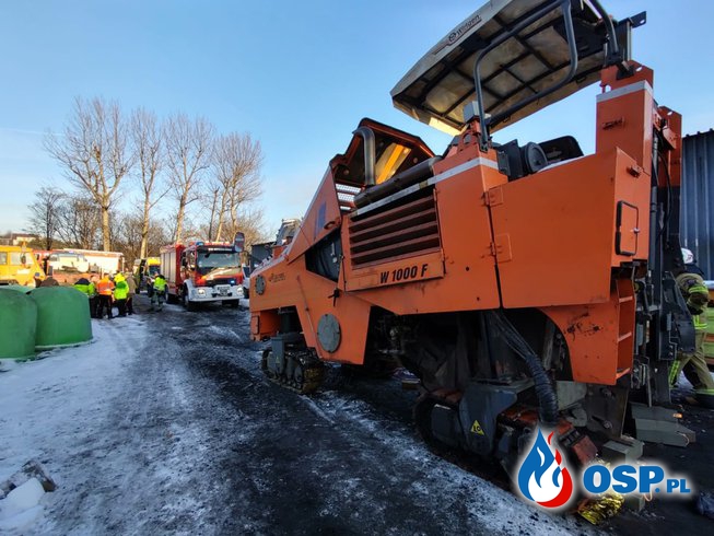 Maszyna do frezowania asfaltu wciągnęła pracownika. W akcji śmigłowiec LPR. OSP Ochotnicza Straż Pożarna