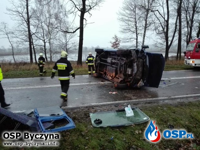 Wypadek busa na DK 11 na trasie Gołkowice - Kostów OSP Ochotnicza Straż Pożarna