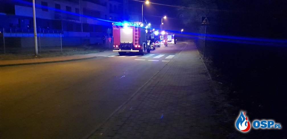Pijany kierowca uciekał przed policją, wjechał w budynek OSP Ochotnicza Straż Pożarna