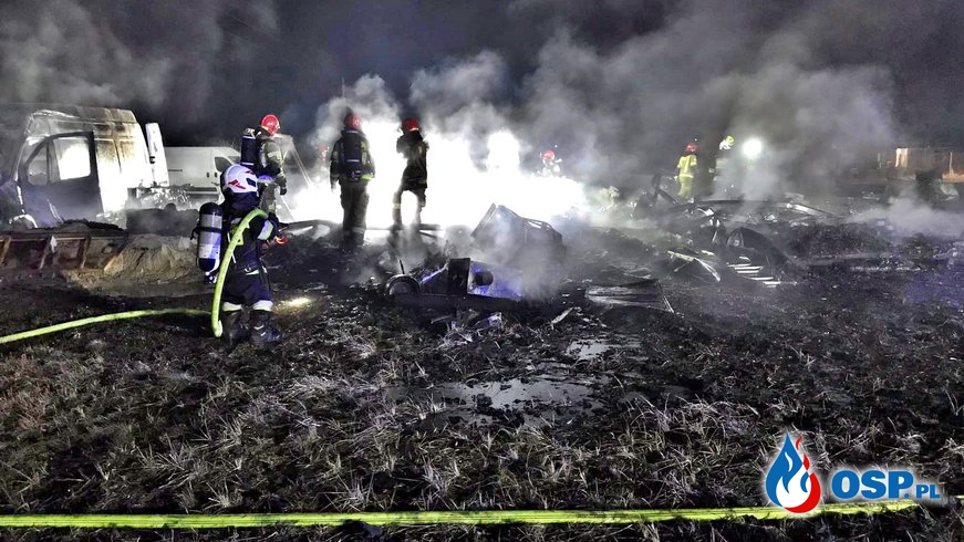 Tragiczny pożar domku holenderskiego. W zgliszczach znaleziono zwłoki. OSP Ochotnicza Straż Pożarna