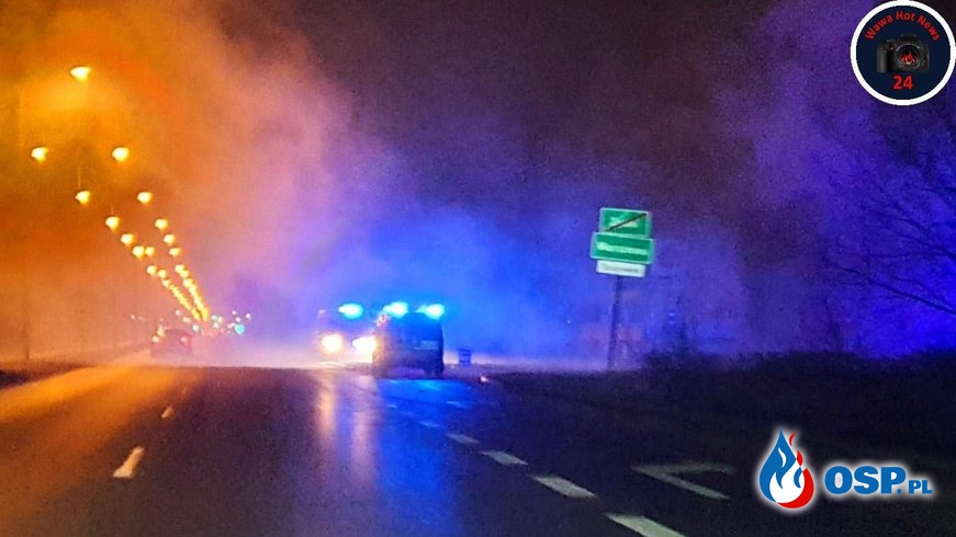 Nocny pożar w Warszawie. Autokar doszczętnie spłonął. OSP Ochotnicza Straż Pożarna