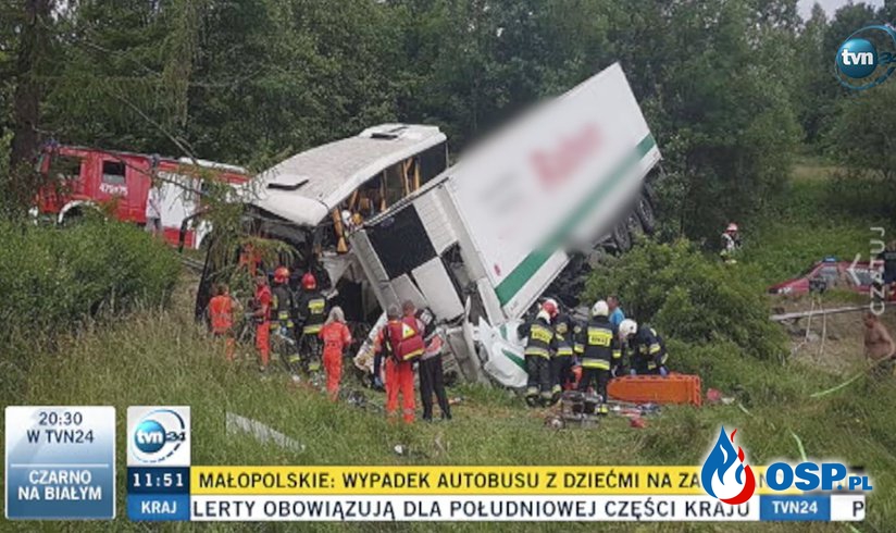 40 osób rannych w wypadku autobusu z ciężarówką na Zakopiance. OSP Ochotnicza Straż Pożarna