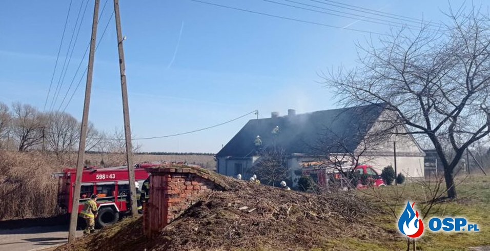Wróblewo – pożar dachu budynku mieszkalnego OSP Ochotnicza Straż Pożarna
