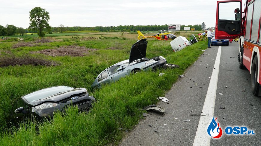 Trzy samochody w rowie. Groźny wypadek na obwodnicy Opola. OSP Ochotnicza Straż Pożarna