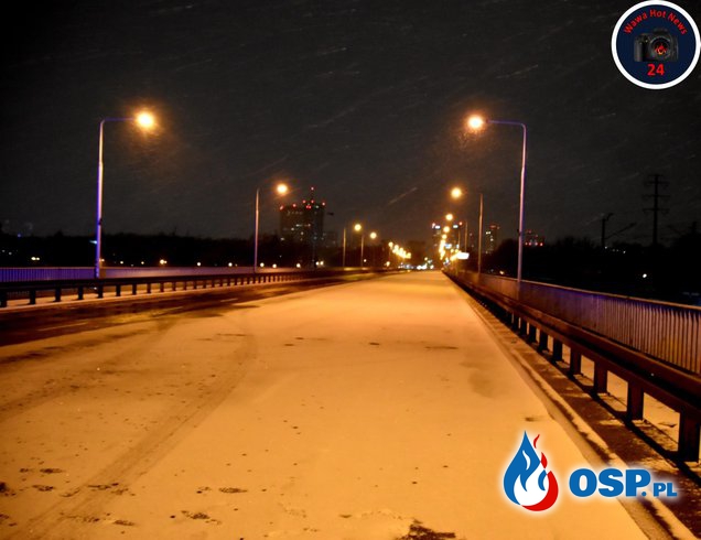 Tragiczny wypadek na Moście Gdańskim w Warszawie. Zginął kierowca fiata. OSP Ochotnicza Straż Pożarna