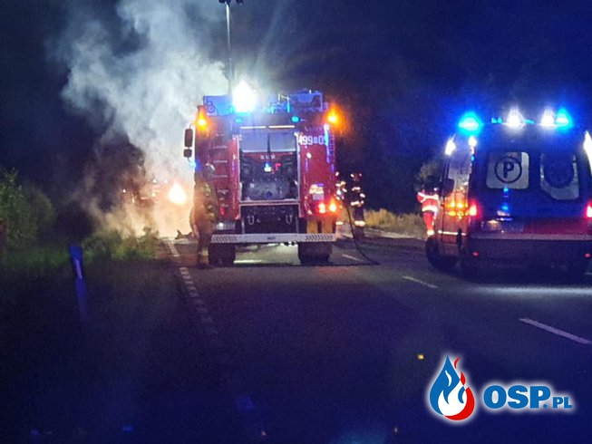 Kierowca spłonął w samochodzie po czołowym wypadku z ciężarówką OSP Ochotnicza Straż Pożarna