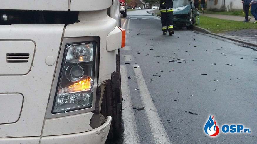 Wypadek. Samochód osobowy uderzył w ciężarówkę Zieleniewo 16-08-2016r. OSP Ochotnicza Straż Pożarna