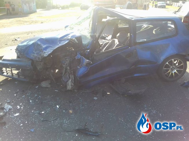 6 osób poszkodowanych w wypadku z udziałem 3 samochodów osobowych OSP Ochotnicza Straż Pożarna