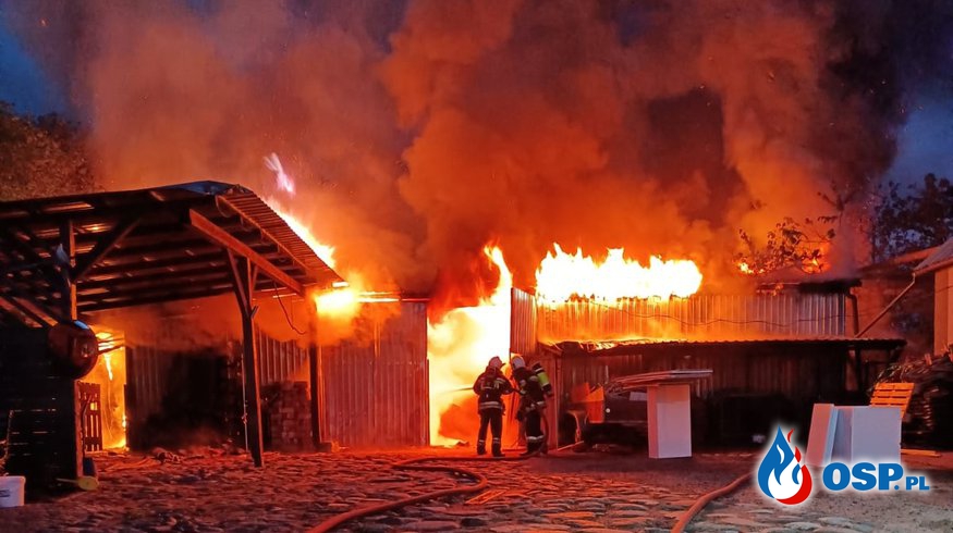 Pożar stolarni w Smolnicy. Z ogniem walczyło 40 strażaków. OSP Ochotnicza Straż Pożarna