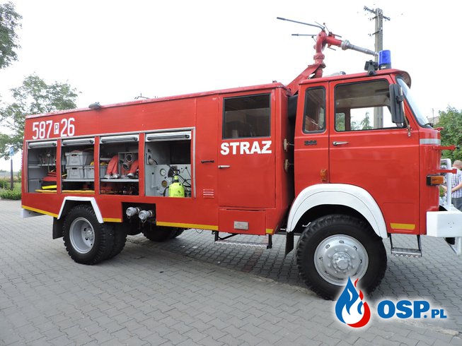 Uroczyste wprowadzenie samochodu do podziału bojowego OSP Ochotnicza Straż Pożarna
