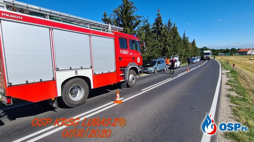 Kolizja samochodu osobowego z samochodem ciężarowym OSP Ochotnicza Straż Pożarna