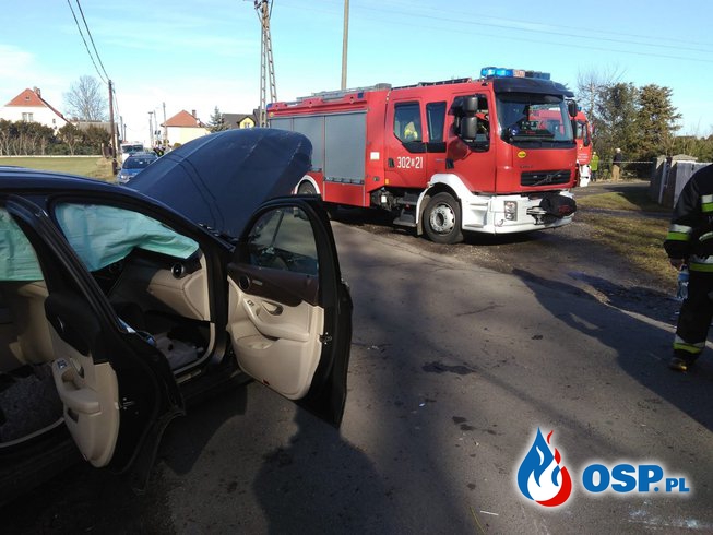 Kierująca straciła panowanie nad samochodem - dachowała OSP Ochotnicza Straż Pożarna