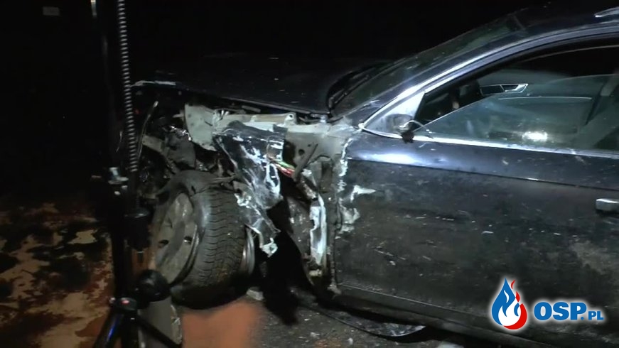 Pijany kierowca spowodował wypadek i uciekł. W jego auto uderzył kolejny samochód. OSP Ochotnicza Straż Pożarna