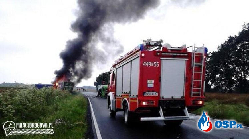 Czołowy wypadek koło Straduni. Ciężarówka stanęła w ogniu! OSP Ochotnicza Straż Pożarna