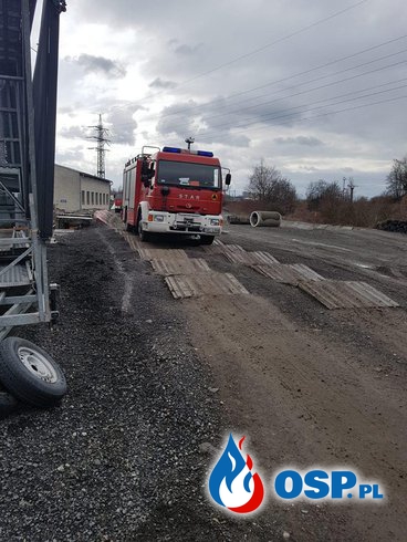 Polscy strażacy ćwiczyli bezpieczną jazdę na torze w Czechach OSP Ochotnicza Straż Pożarna