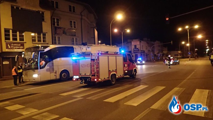 Wypadek - autobus zderzył się z samochodem osobowym OSP Ochotnicza Straż Pożarna