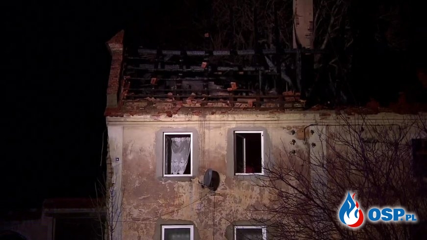 Pożar domu w Grzegorzewie. Zagrożone były inne budynki. OSP Ochotnicza Straż Pożarna