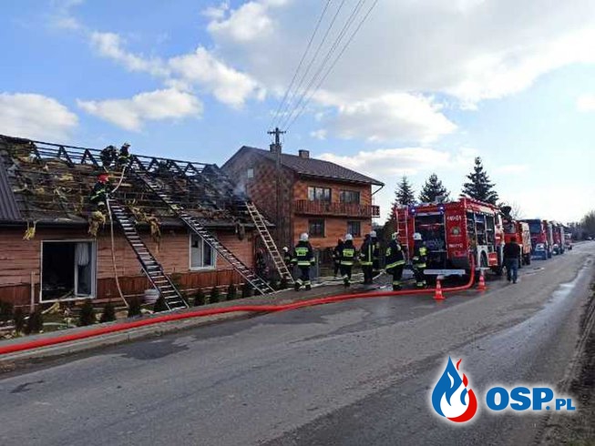 11-latka wyprowadziła babcię z płonącego domu. Rodzina straciła dach nad głową. OSP Ochotnicza Straż Pożarna