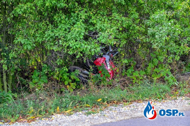 Tragiczny wypadek motocyklisty. "Doczołgał się do zabudowań i zmarł". OSP Ochotnicza Straż Pożarna